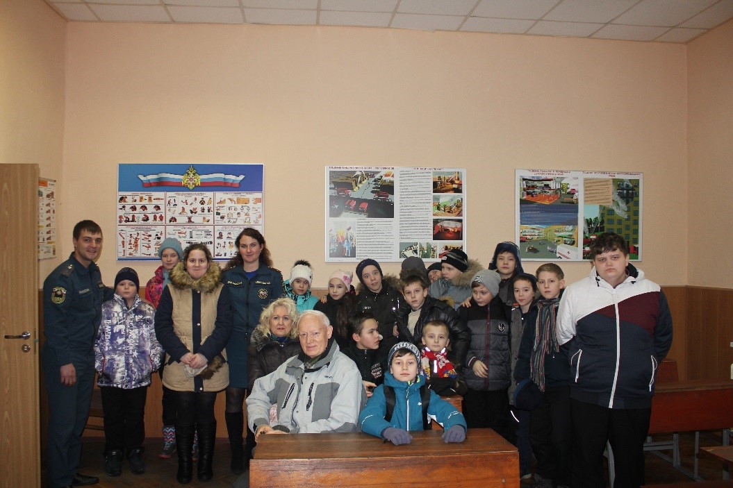Экскурсия в 13 пожарно-спасательную часть.