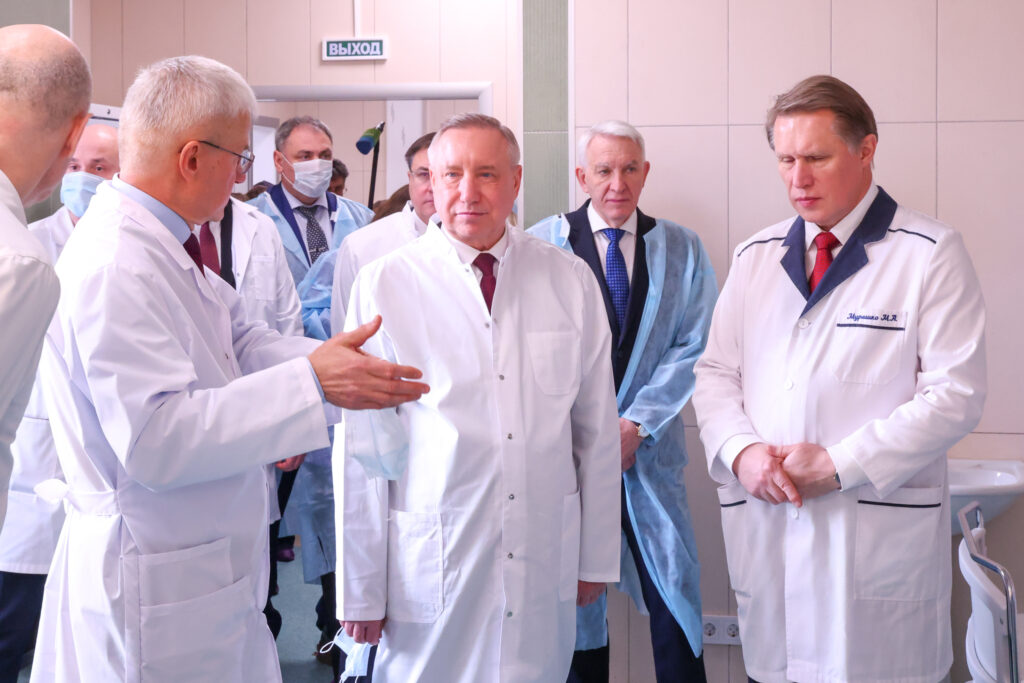 160 тысяч сложнейших операций и новые поликлиники: как меняется медицина Петербурга